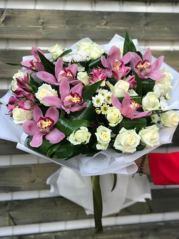 Букет цветов из: Розы и Хризантемы в Васильчиново