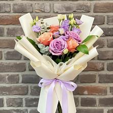 Букет цветов из:  Лизиантусы и Розы в Васильчиново