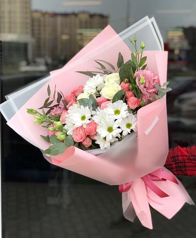 Букет цветов из: Розы, Лизиантусы и Хризантемы в Васильчиново