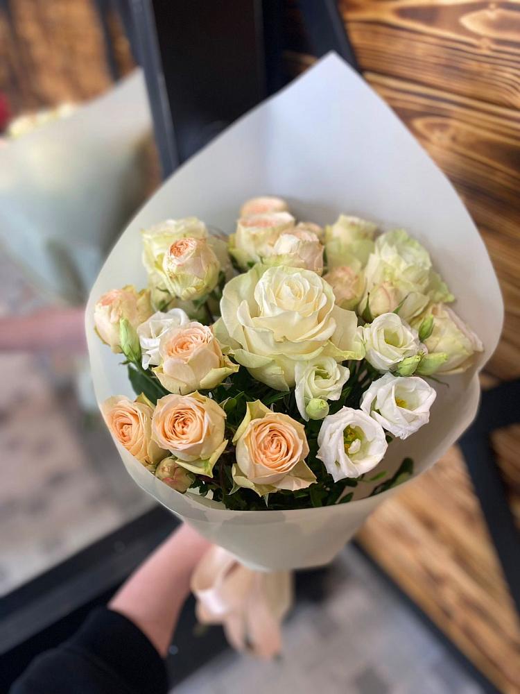 Букет цветов из: Розы и Лизиантусы в Васильчиново